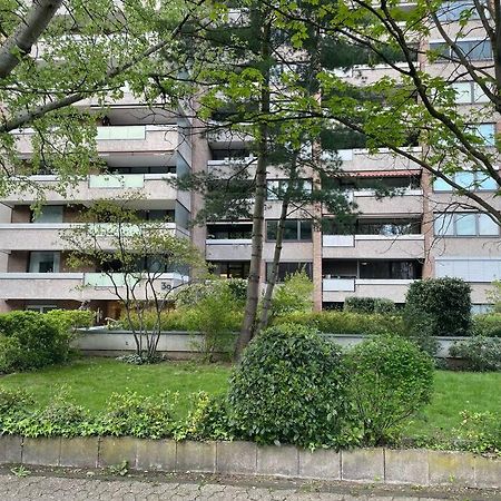 Gemutlich Und Moderne Wohnung In Dusseldorf Bagian luar foto