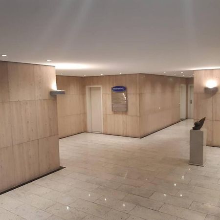 Gemutlich Und Moderne Wohnung In Dusseldorf Bagian luar foto