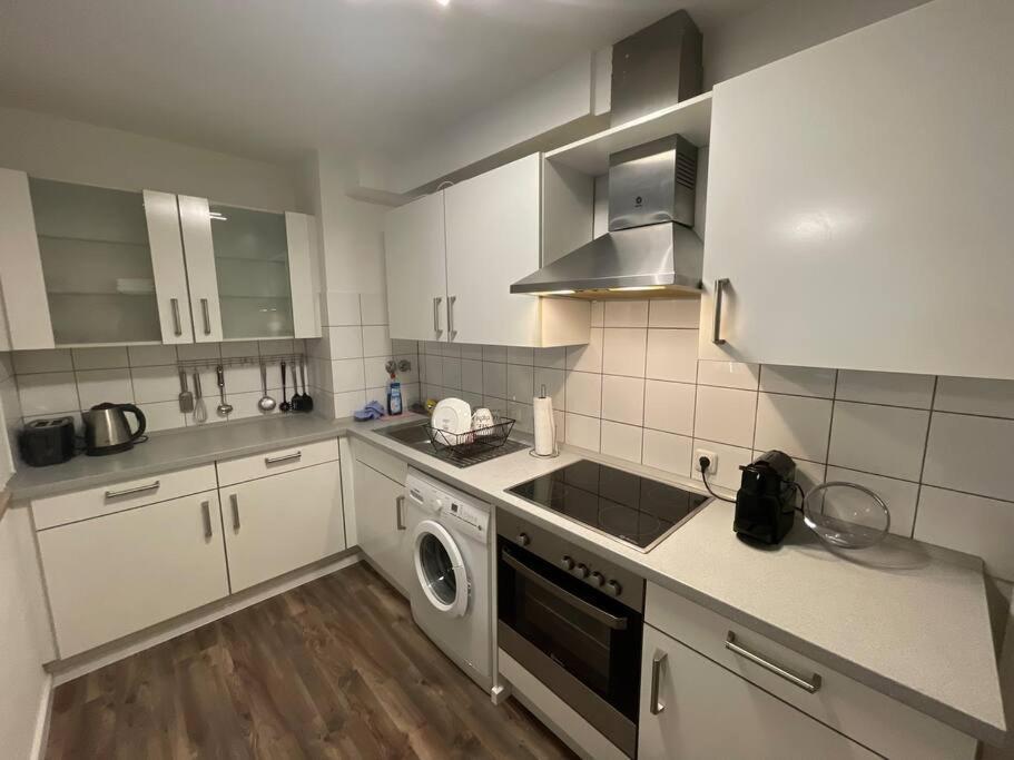 Gemutlich Und Moderne Wohnung In Dusseldorf Bagian luar foto