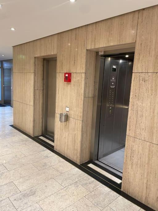 Gemutlich Und Moderne Wohnung In Dusseldorf Bagian luar foto