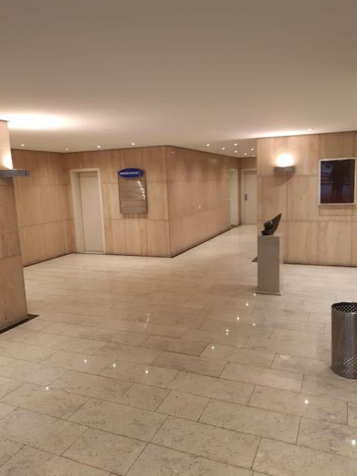 Gemutlich Und Moderne Wohnung In Dusseldorf Bagian luar foto
