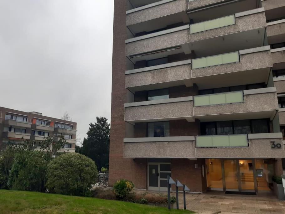 Gemutlich Und Moderne Wohnung In Dusseldorf Bagian luar foto