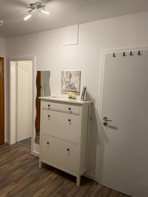 Gemutlich Und Moderne Wohnung In Dusseldorf Bagian luar foto
