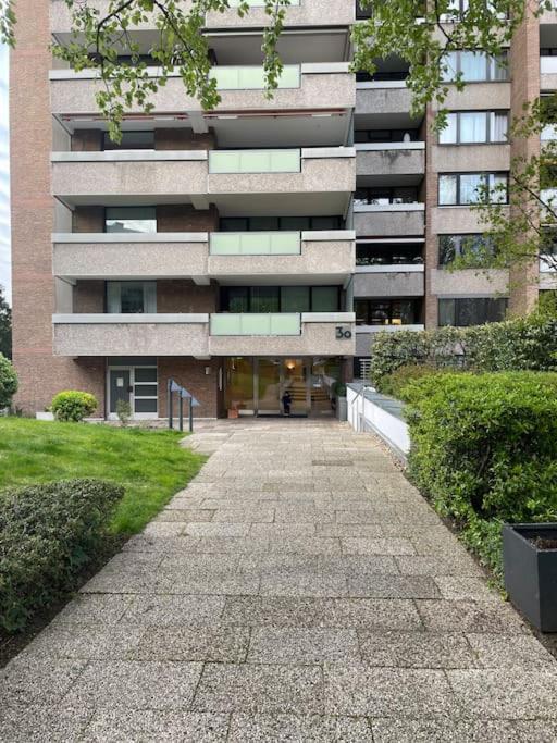 Gemutlich Und Moderne Wohnung In Dusseldorf Bagian luar foto