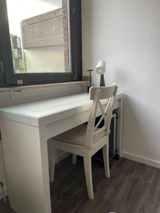 Gemutlich Und Moderne Wohnung In Dusseldorf Bagian luar foto