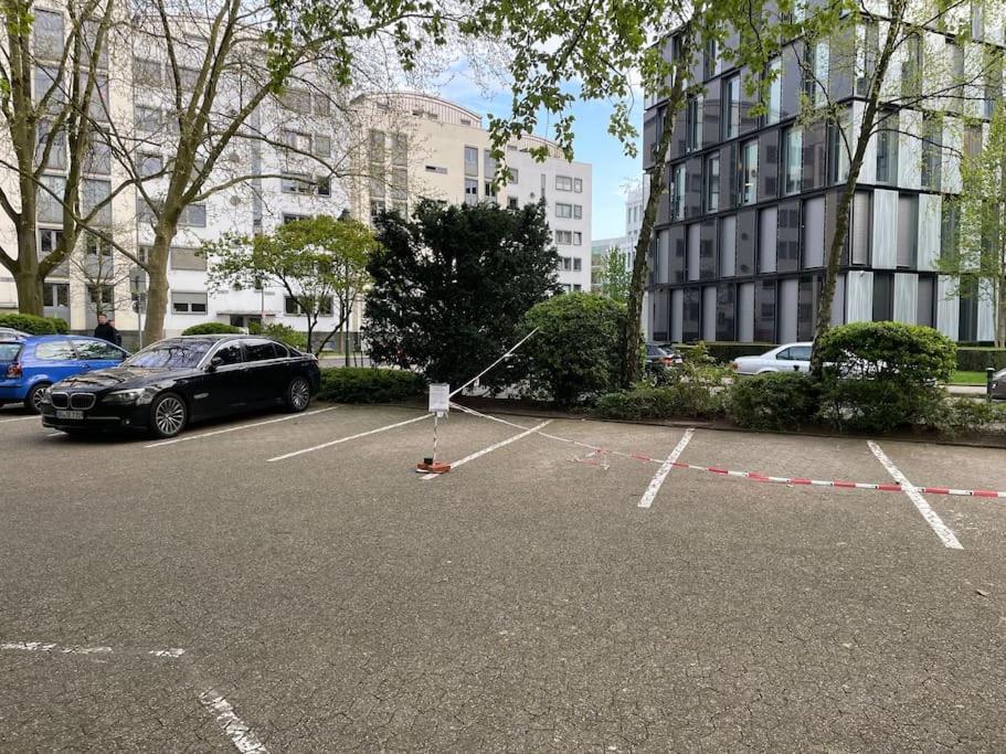 Gemutlich Und Moderne Wohnung In Dusseldorf Bagian luar foto